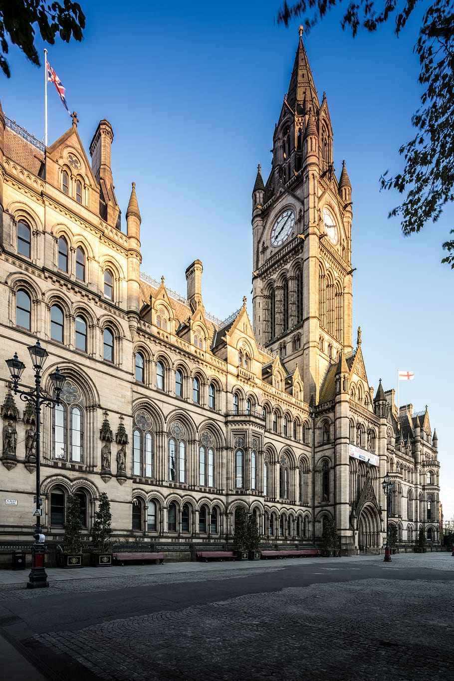 manchester-town-hall-manchester-town-hall-town-hall-mancunian.jpg