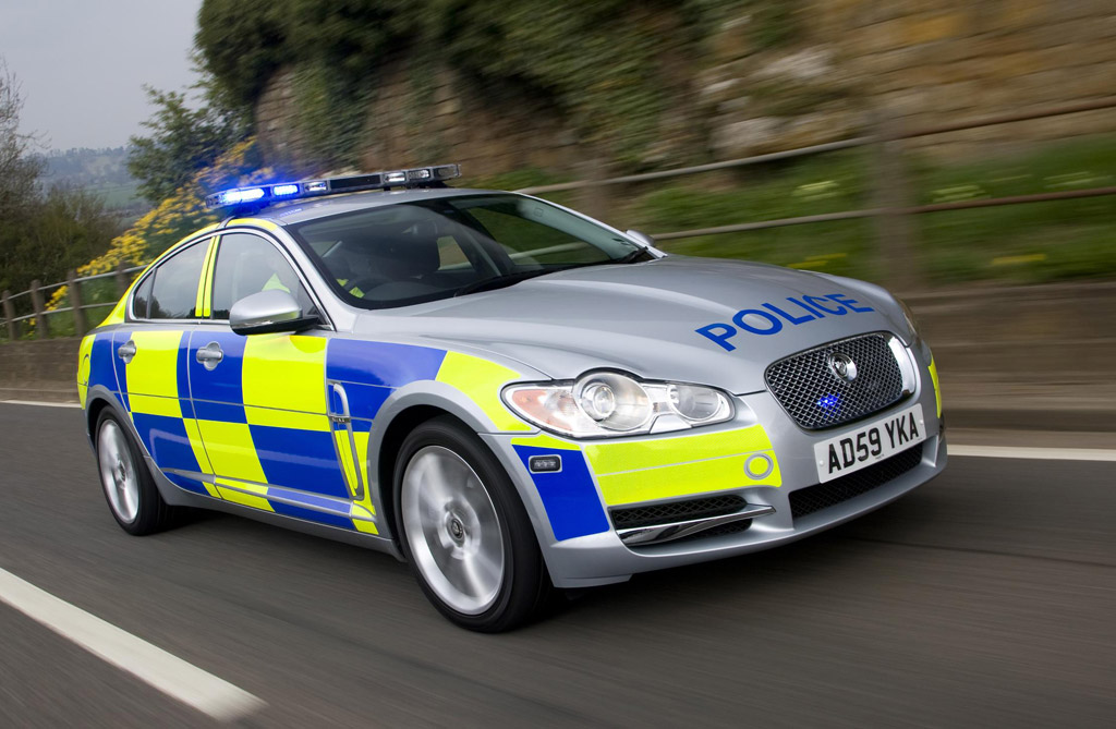 jaguar-xf-police-car_100311277_l.jpg